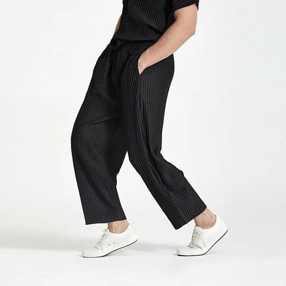Lunvik Relaxed Pleated Cropped Pants