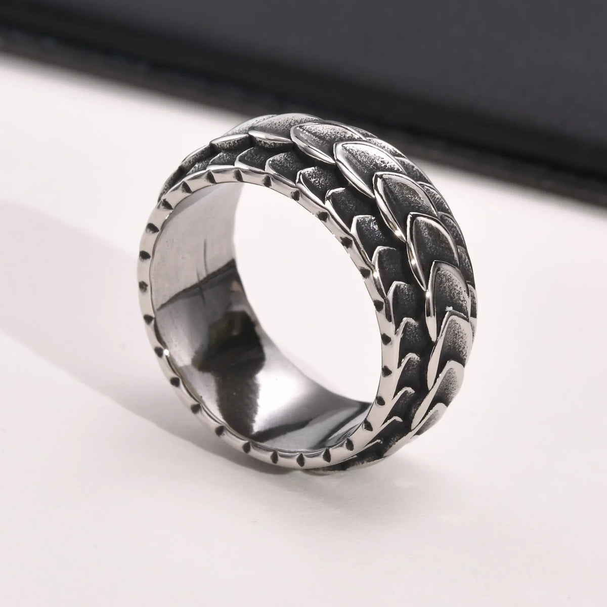 Draven Sculpted Chain Ring